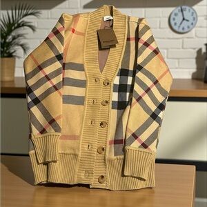 Burberry Beige and Red Knit Sweater